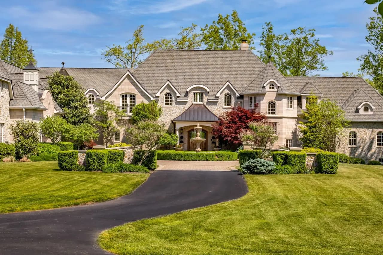 Bischoff Lake Estate in Batesville, IN